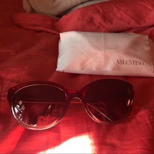 VALENTINO V636S Cat Eye Sunglasses
